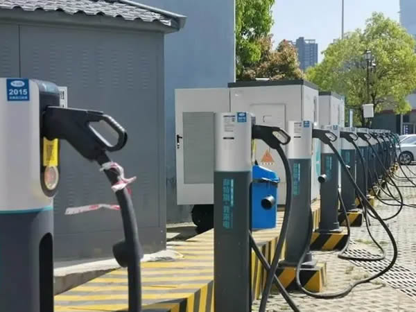 Electric vehicle charging pile